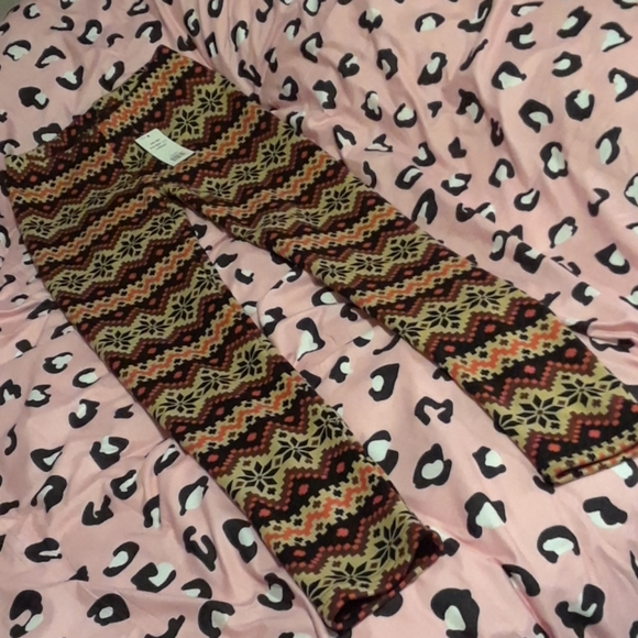 2/$30- Leggings - Picture 1 of 3